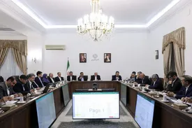 عارف: شرایط کشور با دهه ۶۰ شباهت دارد