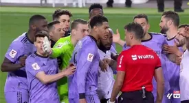 بلینگام چه به داور گفت که اخراج شد؟