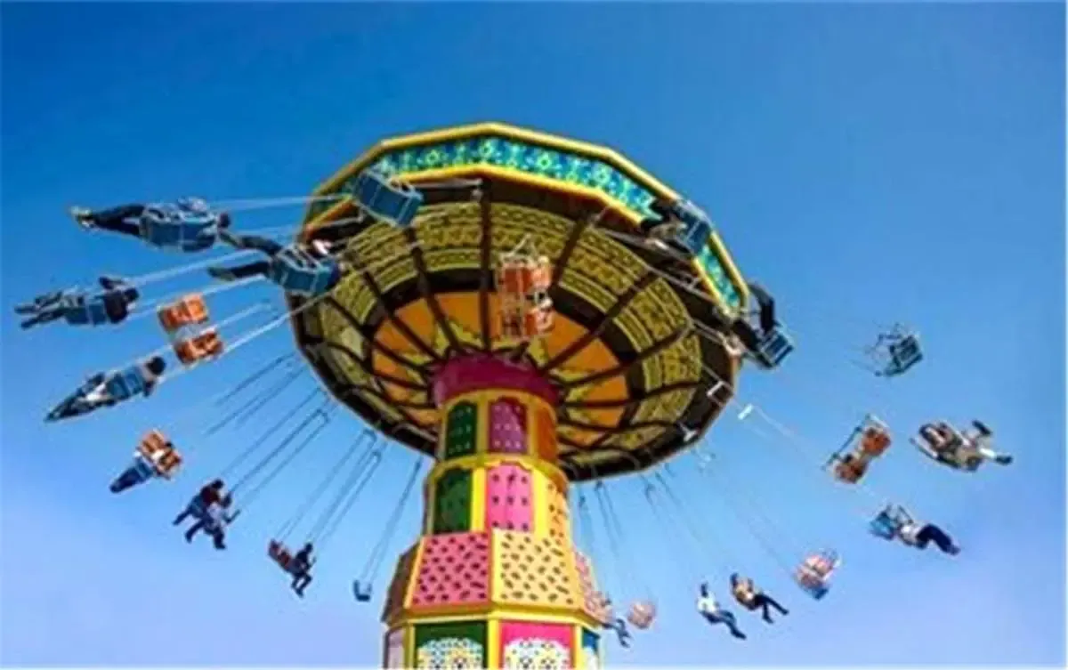 لحظه تلخ و دردناک سانحه در شهربازی/ نقص فنی دستگاه باعث کشیده شدن مردم روی آسفالت شد