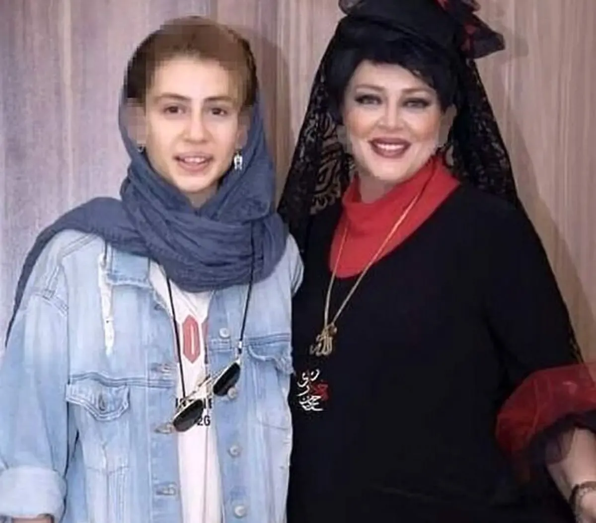بهاره رهنما در لحظات فارغ‌التحصیلی دخترش در لندن/ تماس ویدیویی پراحساس/ عکس