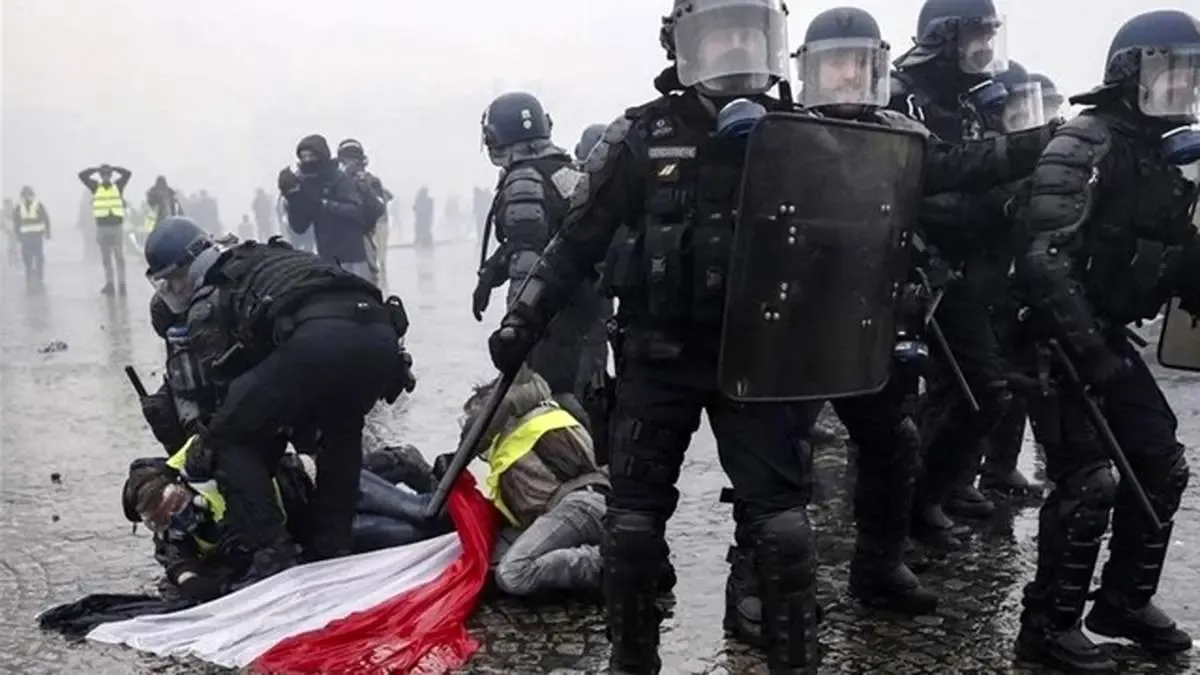 تحولات اخیر فرانسه به نفع چه کسی تمام می‌شود؟