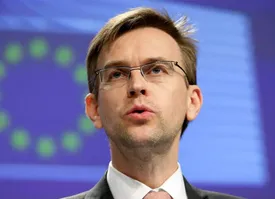 اتحادیه اروپا حمله تروریستی به شاهچراغ را محکوم کرد | این نمونه دیگری از هدف قراردادن شهروندان بی‌گناه توسط تروریست‌ها است