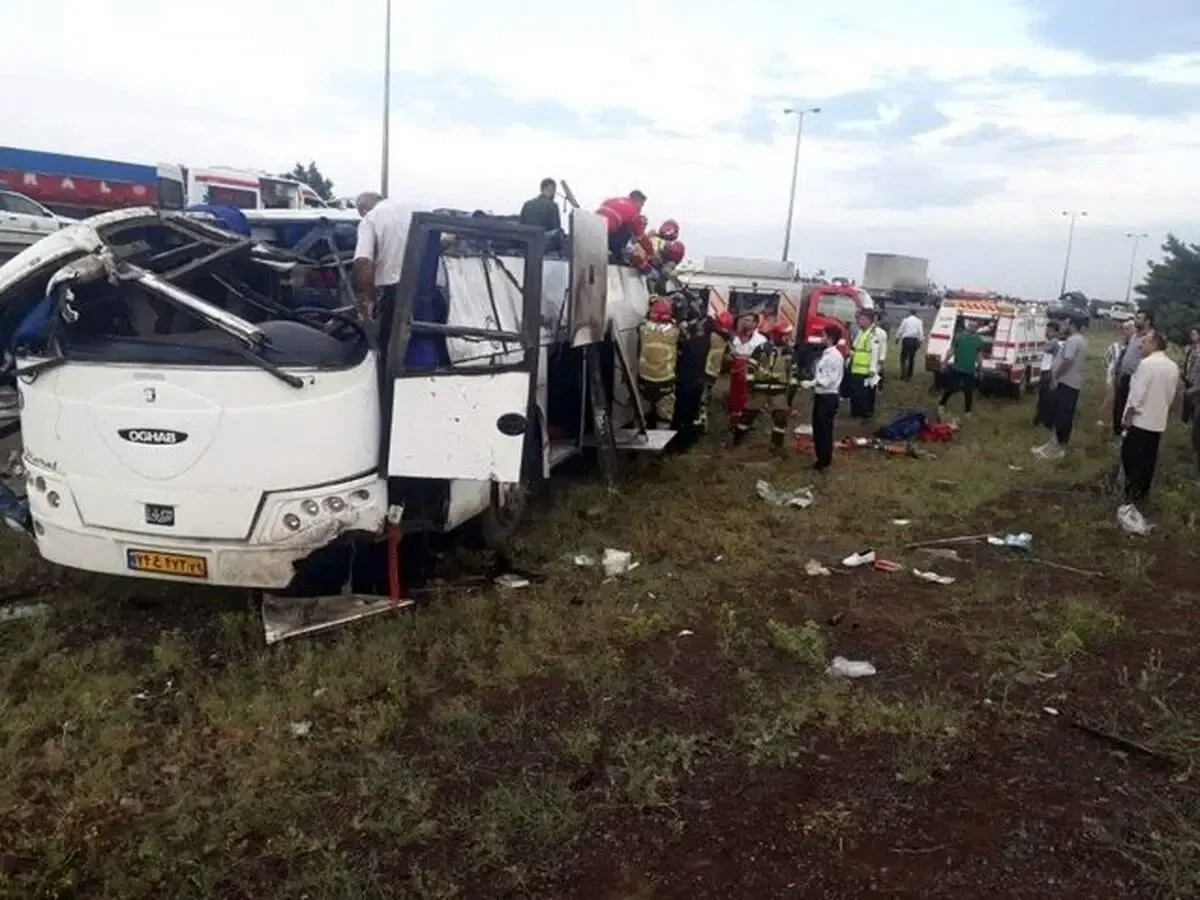 واژگونی اتوبوس مسافربری مشهد به قزوین؛ ۶ فوتی و ۱۹ مصدوم