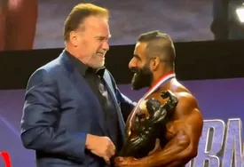 آرزوی عکس یادگاری با هادی چوپان بجای آرنولد