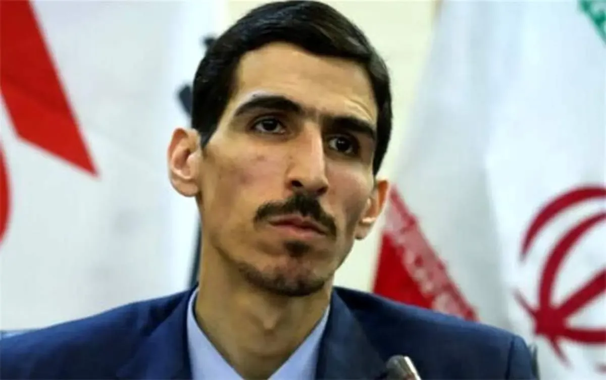 علیرضا بیگی عذرخواهی کند یا  مستندات خود را در زمینه خودروهای شاسی بلند ارائه کند