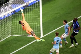 ببینید | بدشانسی مهاجم اینتر و تیر دروازه‌ای که ناجی سیتیزن‌ها شد