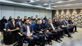 تقدیر از همکاران و نمایندگان منطقه ۵ در جلسه هم اندیشی مدیریت بیمه های مسئولیت