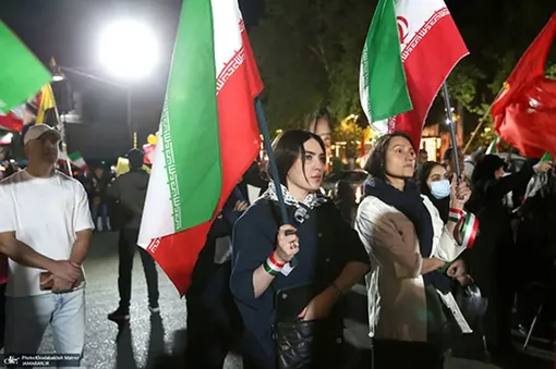 ویدئوی خبرساز همشهری از مداحی برای دختران کم‌حجاب!