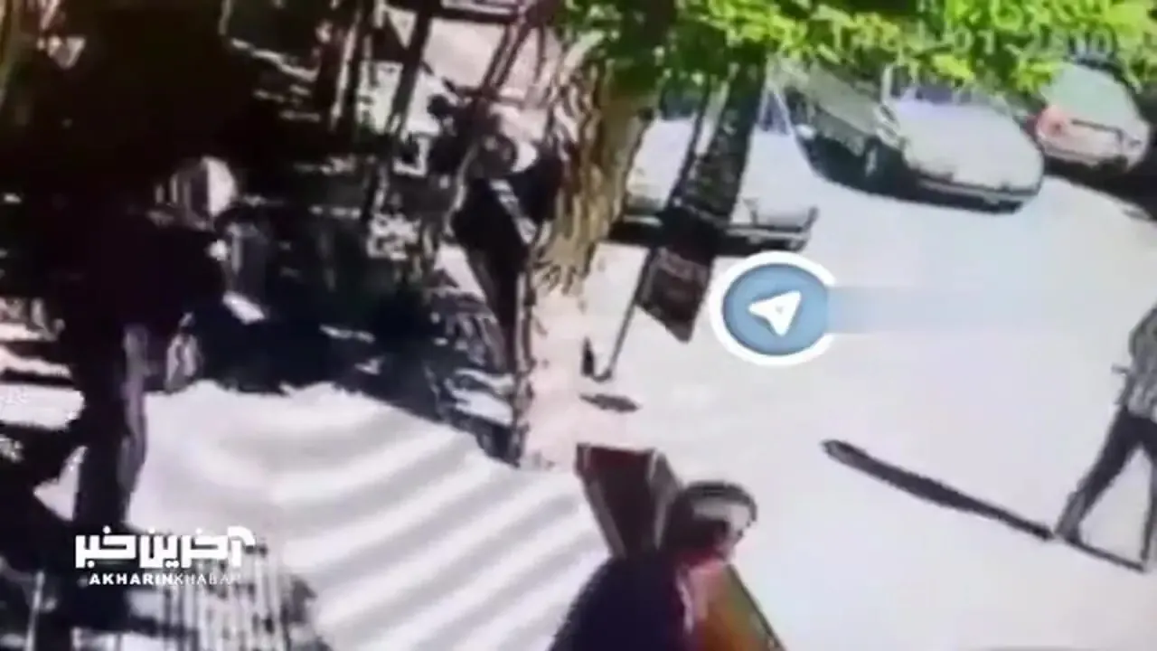 اولین فیلم از قتل دختر 18 ساله توسط پدرش با ضربات چاقو/ هشدار؛ حاوی تصاویر تکان دهنده