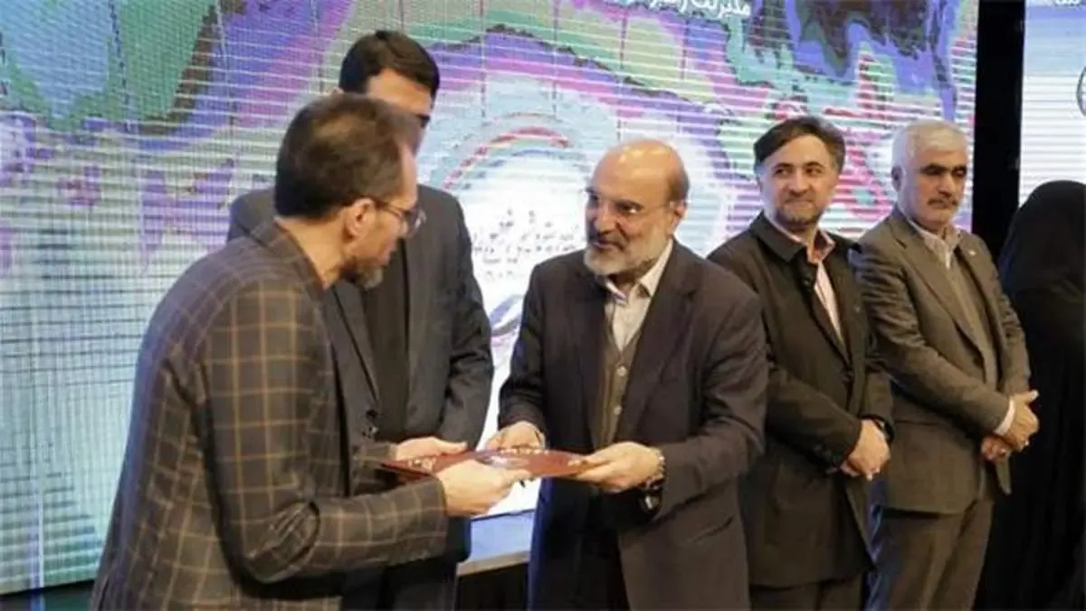 پتروشیمی نوری برنده تندیس طلایی شد/ تقدیر از 10 شرکت دانش بنیان