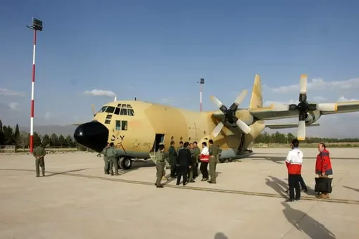 ارسال وسایل امدادی به لرستان توسط نهاجا/عکس:علی قنبرلو