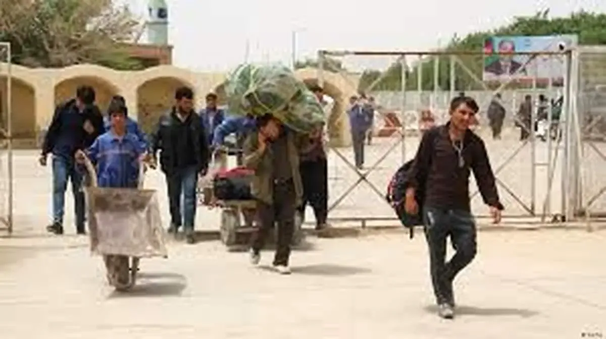 اخراج دو خانواده اتباع از این شهر