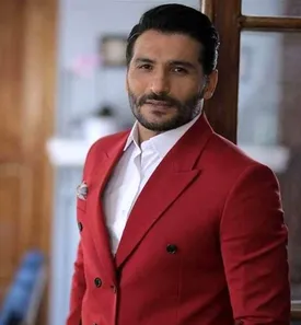 جواد کاظمیان جنتلمن استقلال را معرفی کرد/ عکس