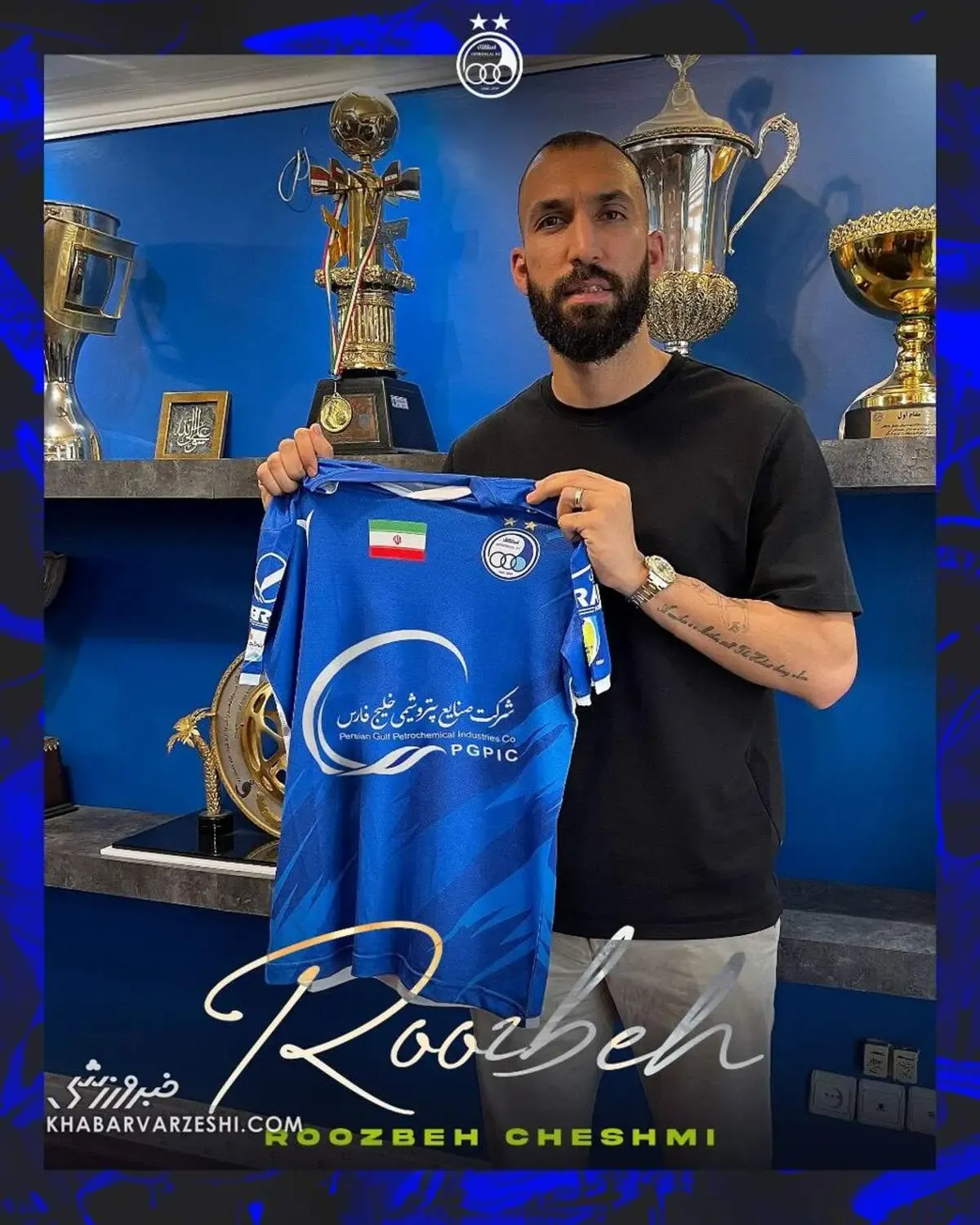 جنجالی ترین بازیکن استقلال قرارداد بست!