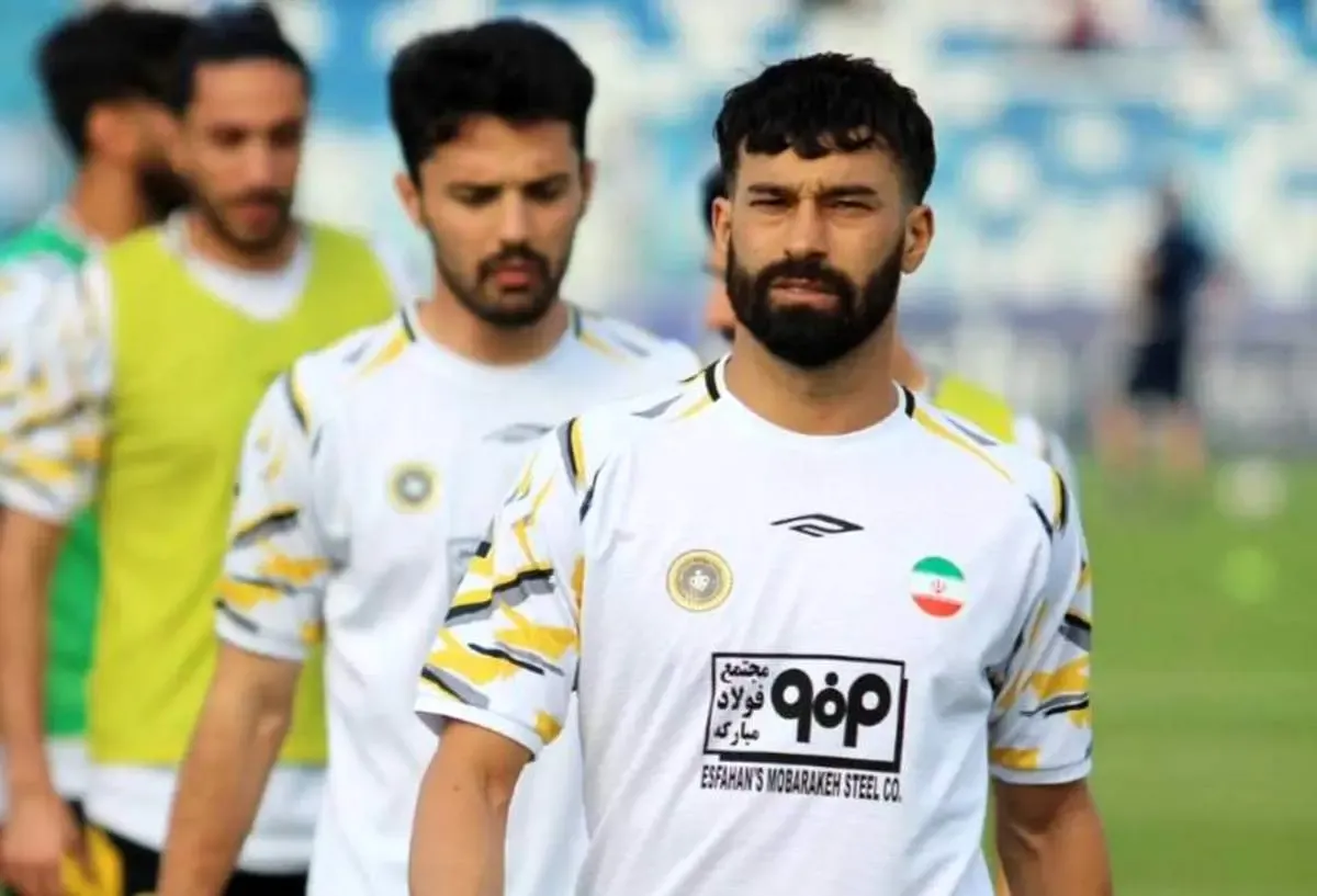 فو‌ق ستاره سپاهان، اولین خرید پرسپولیس