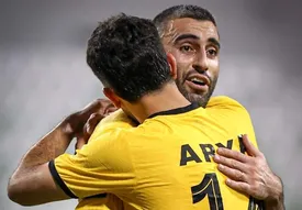 اردوی سپاهان در کیش آغاز شد/ غیبت رضایی و آقاییپور در تمرینات