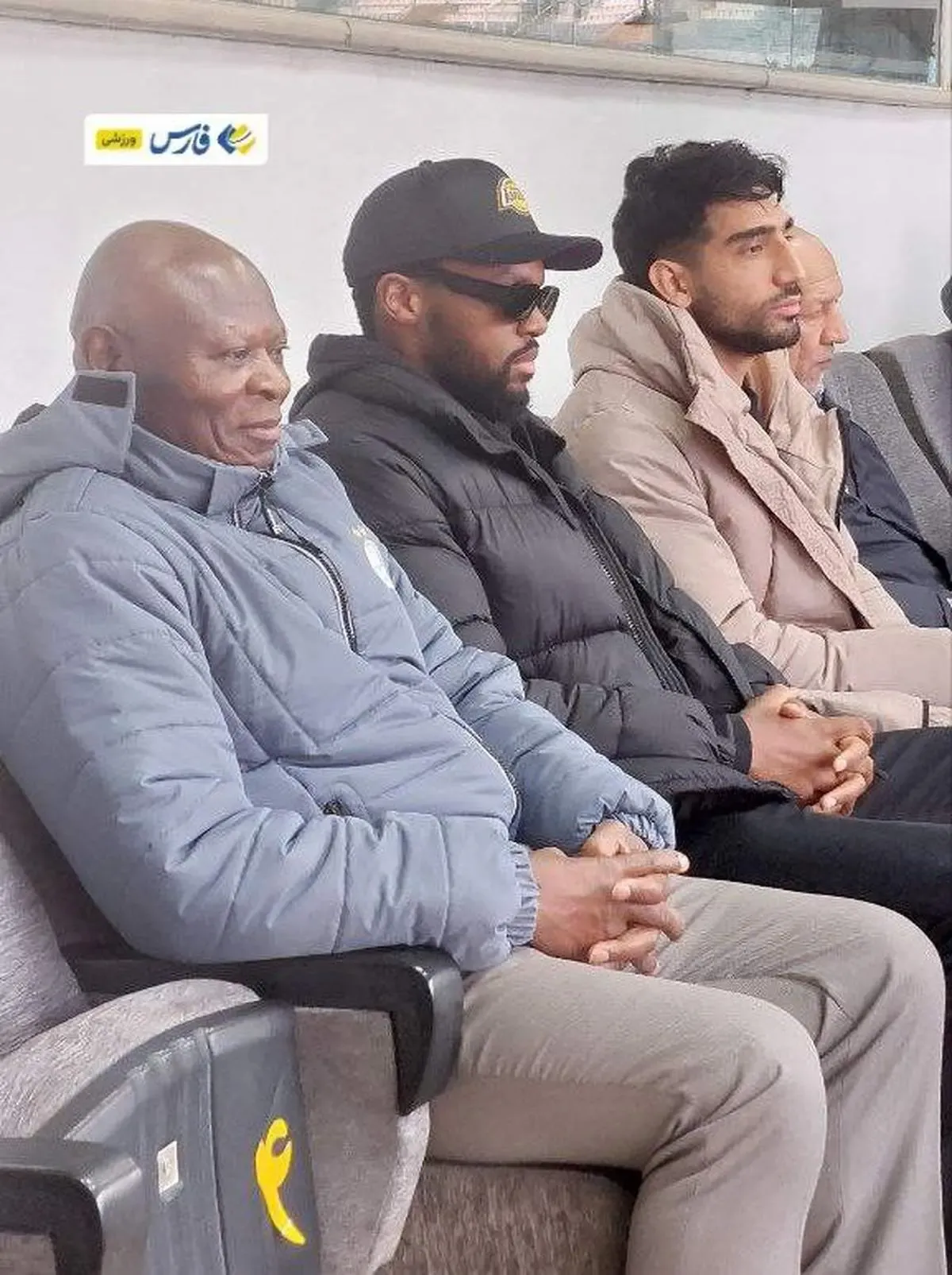 عکس یامگا روی پیراهن بازیکنان استقلال/ فیلم