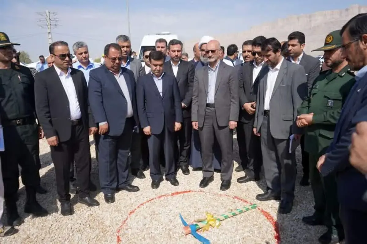 عملیات اجرایی کانال هدایت آبهای سطحی، فضای سبز و بخشی از خط فیبر نوری در منطقه ویژه اقتصادی پارسیان آغاز شد