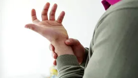 خیاطان، نویسندگان، بافندگان و منبت کاران این بیماری در کمینشان است