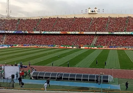 سپاهانی‌ها بی ادبی کردند بانوان پرسپولیسی جابجا شدند!/ تصاویر