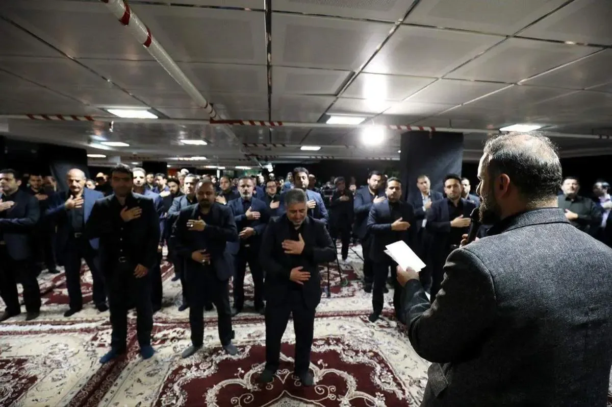 موکب عاشورائیان بانک سینا برپا شد