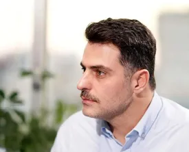 رونمایی از چهره جدید علی ضیاء/ عکس