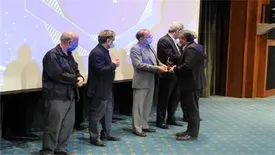 ایران خودرو نشان ملی جشنواره حاتم را دریافت کرد