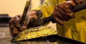 روند صعودی طلا ادامه دارد/ هدف ۳۵۰۰ دلار در هر اونس