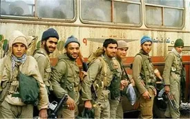 انتقاد تند روزنامه اعتماد از نسبت دروغ به امام خمینی(ره) در باره آغاز جنگ/  به اسم امام خلاف رسم امام عمل می‌شود و به جوانان آدرس غلط می‌دهند