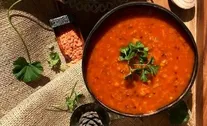 طرز تهیه سوپ دال عدس راحت و فوری برای روز‌های جنگ