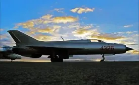 پرواز یک جنگنده در آسمان تهران