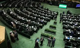 روزنامه اصولگرا خطاب به مجلسی ها: در آستانه انتخابات به دولت حمله نکنید