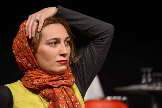 فلامک جنیدی در تجمع حامیان ایران در لندن/ عکس