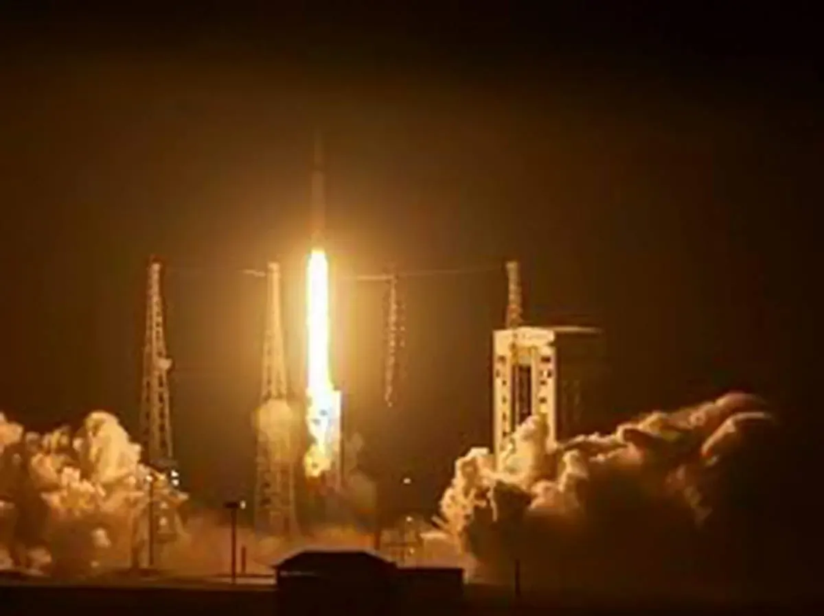 سر گیجه ‌دوشنبه غرب  از یکشنبه ماهواره‌ای ایران