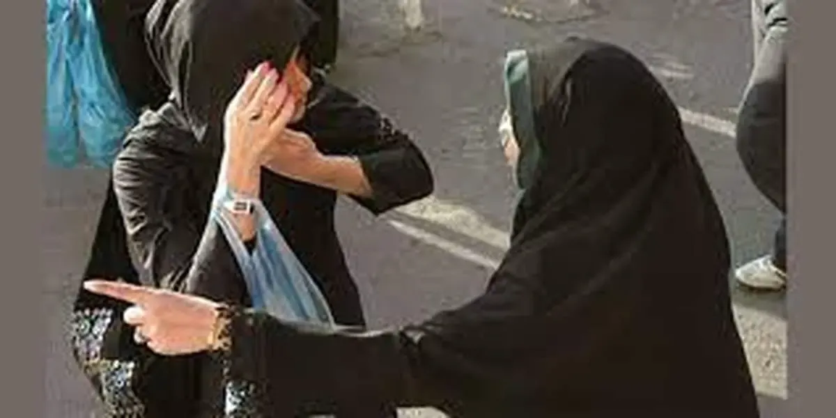 ببینید | اظهارات جنجالی نماینده مجلس در میان تجمع‌کنندگان عفاف و حجاب