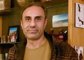 کار داستان ساختن است و کار شعر خراب کردن