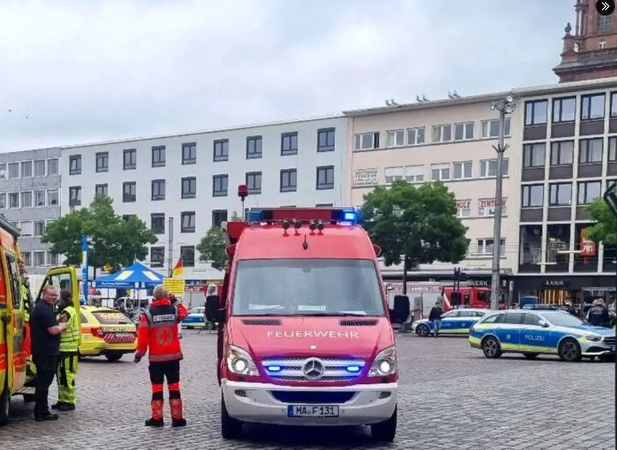 حادثه دوباره در آلمان، حمله با چاقو