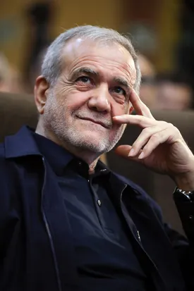 جشن تولد مسعود پزشکیان در کنار پسرش آقامهدی/ عکس