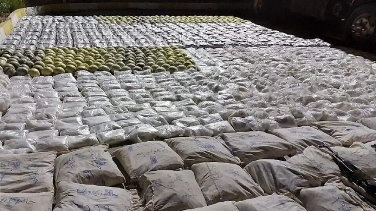 کشف ۹۵ کیلوگرم تریاک در کامیونی با بار میوه