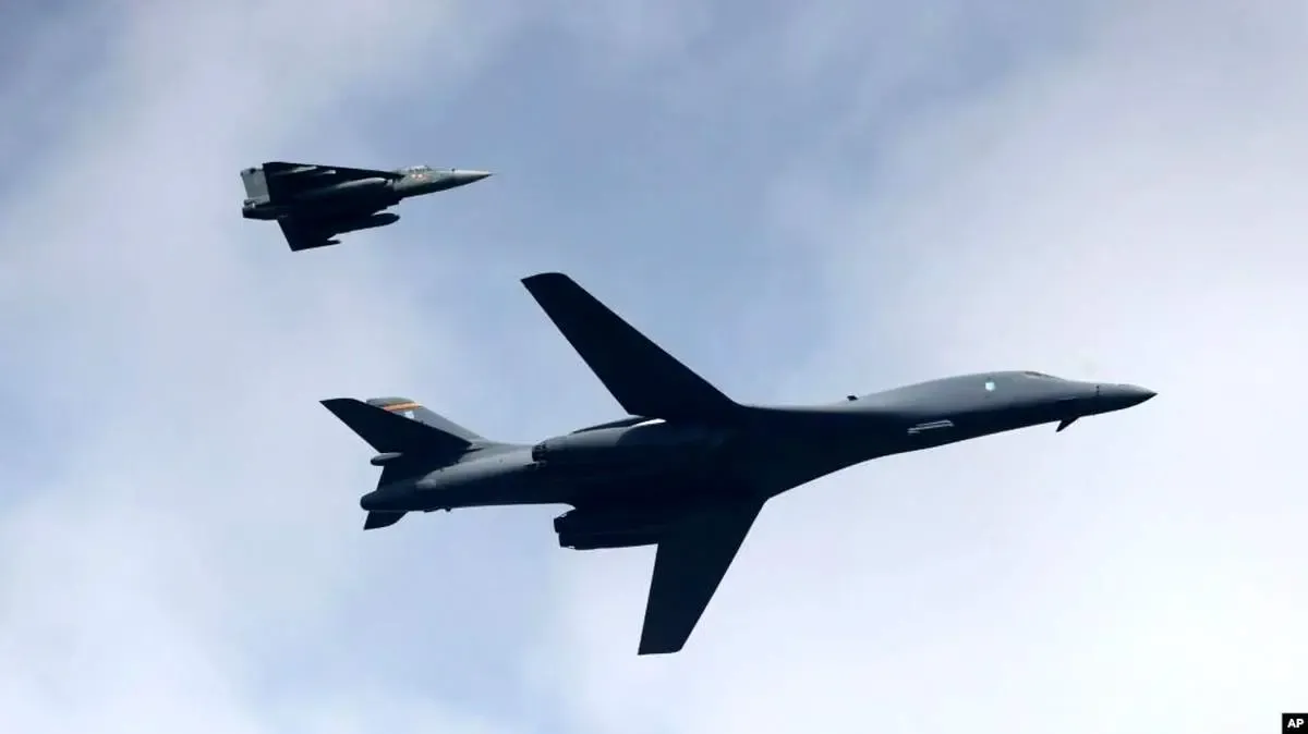 مقابله پدافند هوایی قسام با جنگنده‌های صهیونیستی در آسمان غزه