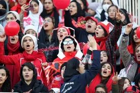 پرسپولیس در بحران/ درگیری لیدرهابا هواداران زن خبرساز شد