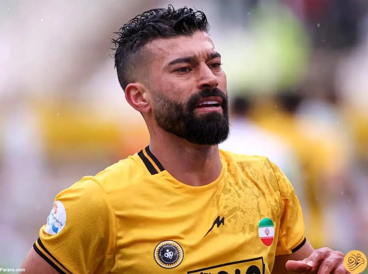 ببینید | رامین رضاییان اردوی سپاهان را ترک کرد و به تنهایی به ایران برگشت