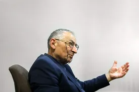 نیازمند فضای باز سیاسی هستیم