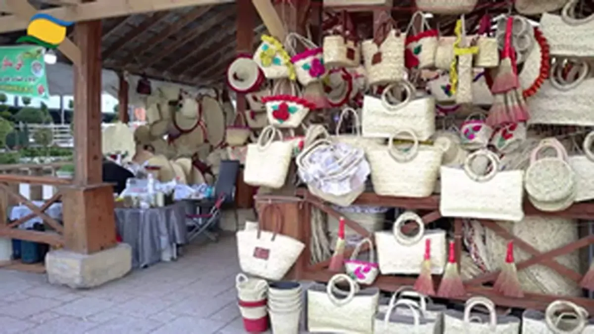 نمایش ایرانی کوچک درنمایشگاه صنایع دستی و سوغات در انزلی