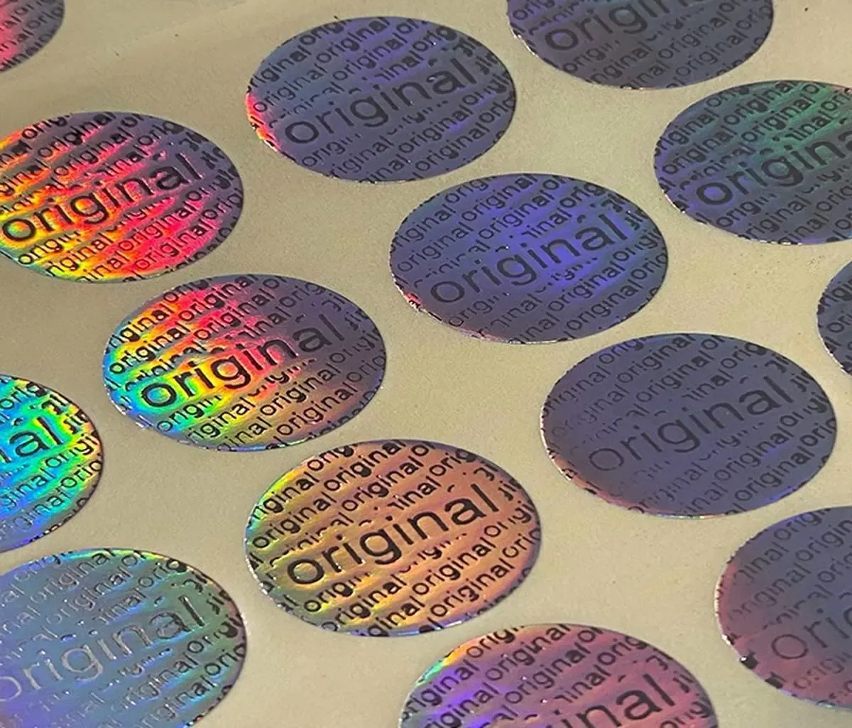 هولوگرام چیست و برای چاپ هولوگرام به کجا باید مراجعه کرد؟