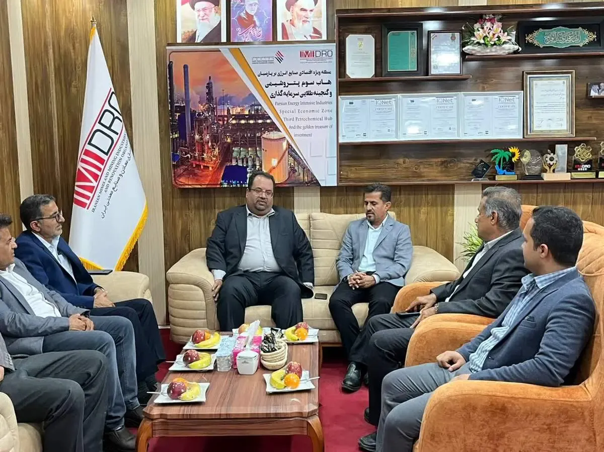 تقدیر شورای اسلامی روستای بهده از مدیر عامل  منطقه ویژه اقتصادی پارسیان