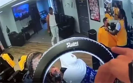 لحظه غافل‌گیری مهاجم مسلح در آرایشگاه توسط پلیس