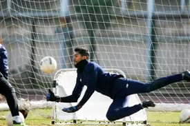 رسمی | دروازه‌بان استقلال به شمس آذر پیوست + عکس