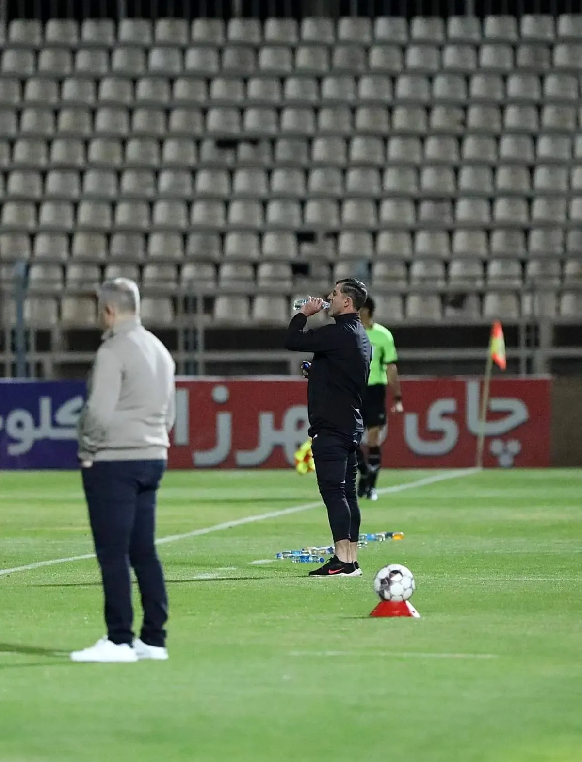 کریم باقری با شلوار برمودا پرسپولیس را مقابل تراکتور نجات داد!/ عکس