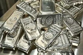 قیمت نقره  ۹۹۹  امروز سه‌شنبه ۲۱ بهمن ۱۴۰۴/ جدول